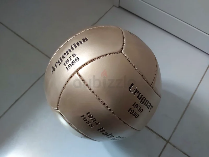 كأس العالم هامليس لكرة القدم مع سنوات63248760358530112