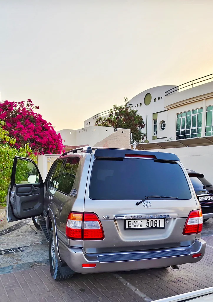Toyota land cruiser 2006 - Japan specs - very good condition63159715095938111