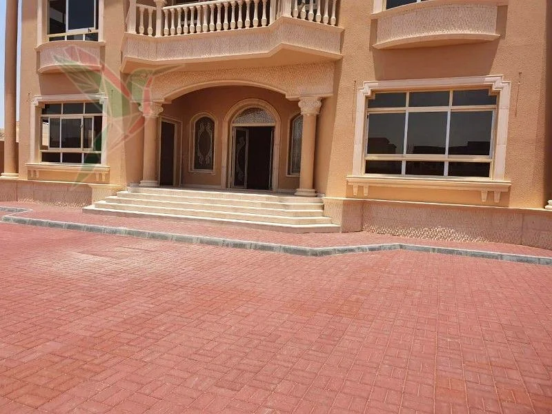 فيلا 5 غرف نوم في موقع مميز للبيع في الظاهر631713033640991110