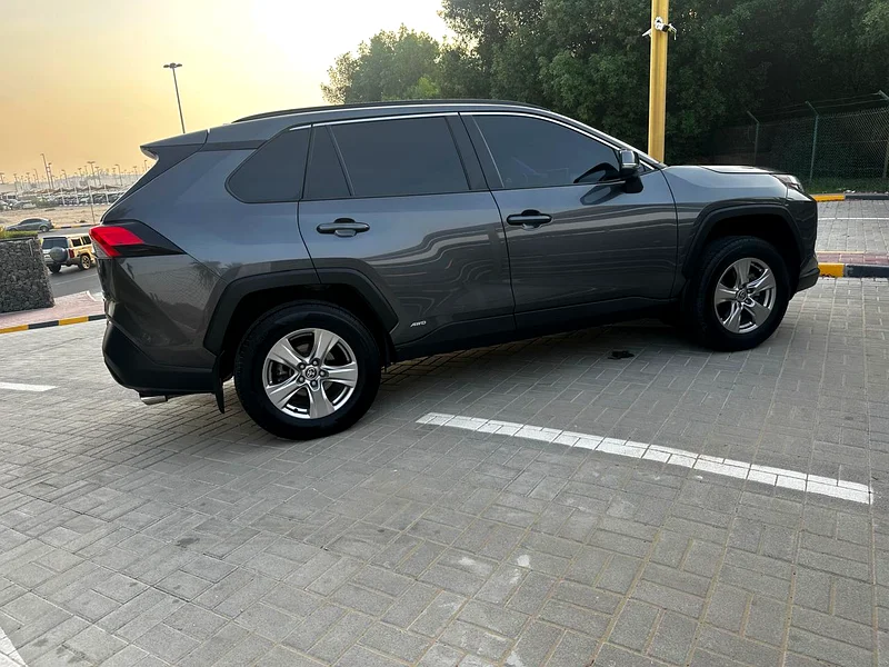 2022 Toyota RAV4 XLE Hybrid, Canadian import, clean63148650430339112