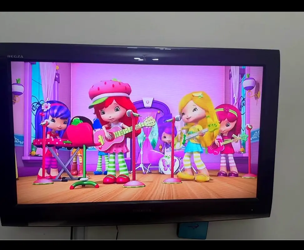 Sleek 32-inch Toshiba LED TV for Sale!