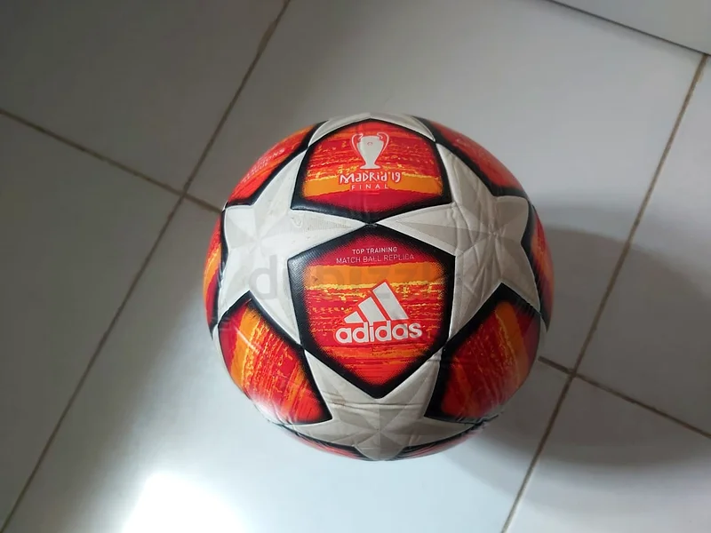 ADIDAS MADRID FINALE 19 FOOTBALL63248760327425110