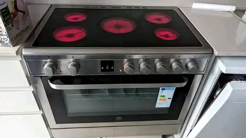 Hoover electric ceramic cooking range 90x60cm