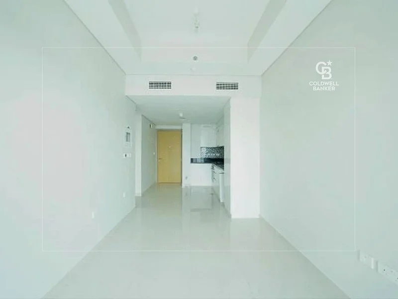 جديد بالكامل | موقع متميز | طابق متوسط63795306680067110