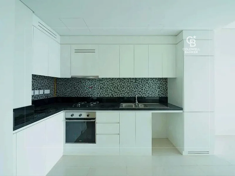 جديد بالكامل | موقع متميز | طابق متوسط63795306680067114