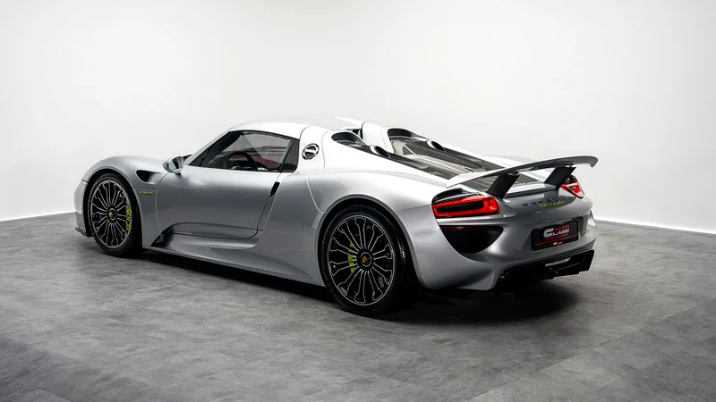 Porsche 918 Spyder - 2015 - GCC63151401524867111