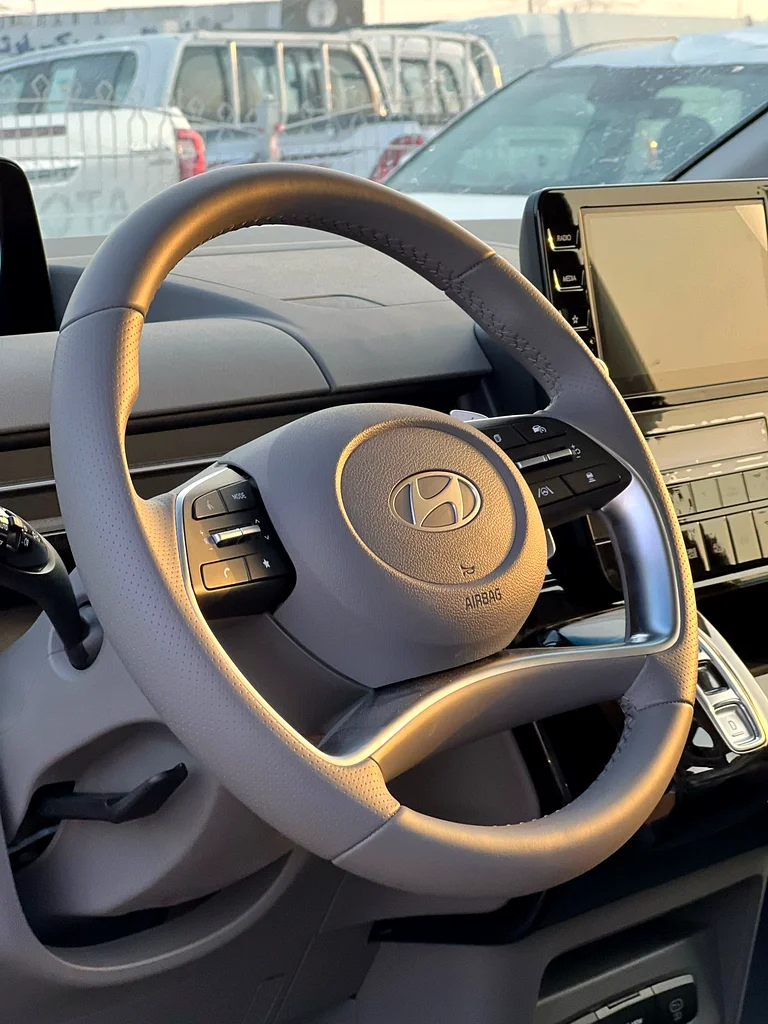 Hyundai Staria Bus Luxury VIP 7 Seats 2025 Petrol 3.563171299350913114