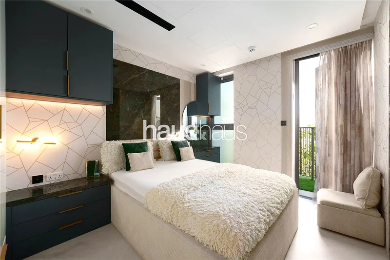 Single Row | 4 Bed | Extended and Upgraded | VOT63930410038787111