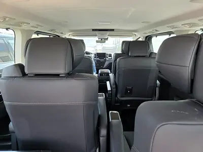 2025 Toyota GRANVIA 照片 17