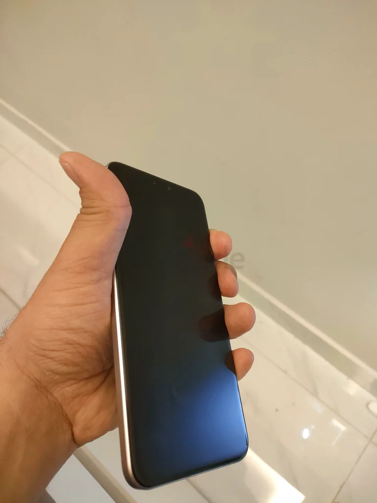 هاتف محمول من هونر مع غطاء أصلي للبيع!63214898860162114