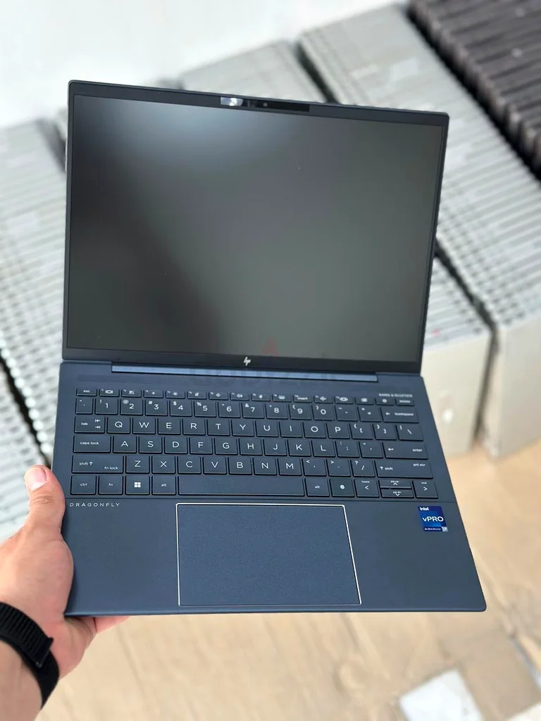 كمبيوتر محمول HP فعال - مثالي للعمل واللعب!63263509789443111