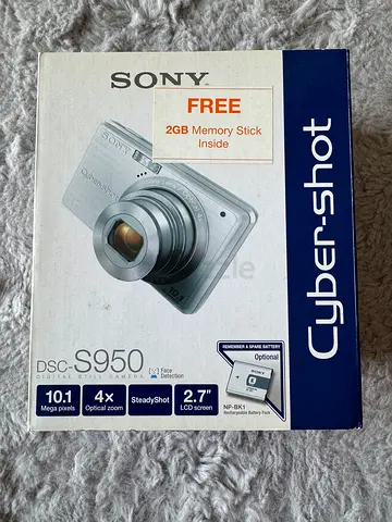 Sony Cyber-shot DSC-S950 Digital Camera with Free 2GB Memory Stick + Carry case