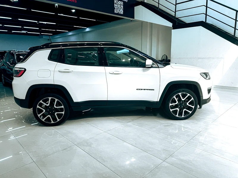 2018 Jeep Compass Limited 2.4L V4 // EMI Starting from 1010 AED63139710825089114