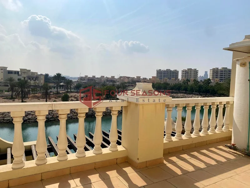 تاون هاوس رائع من الفئة أ مكوّن من 4 غرف نوم مع إطلالة كاملة على البحيرة والملعب للجولف | موقع متميز63858776175491110