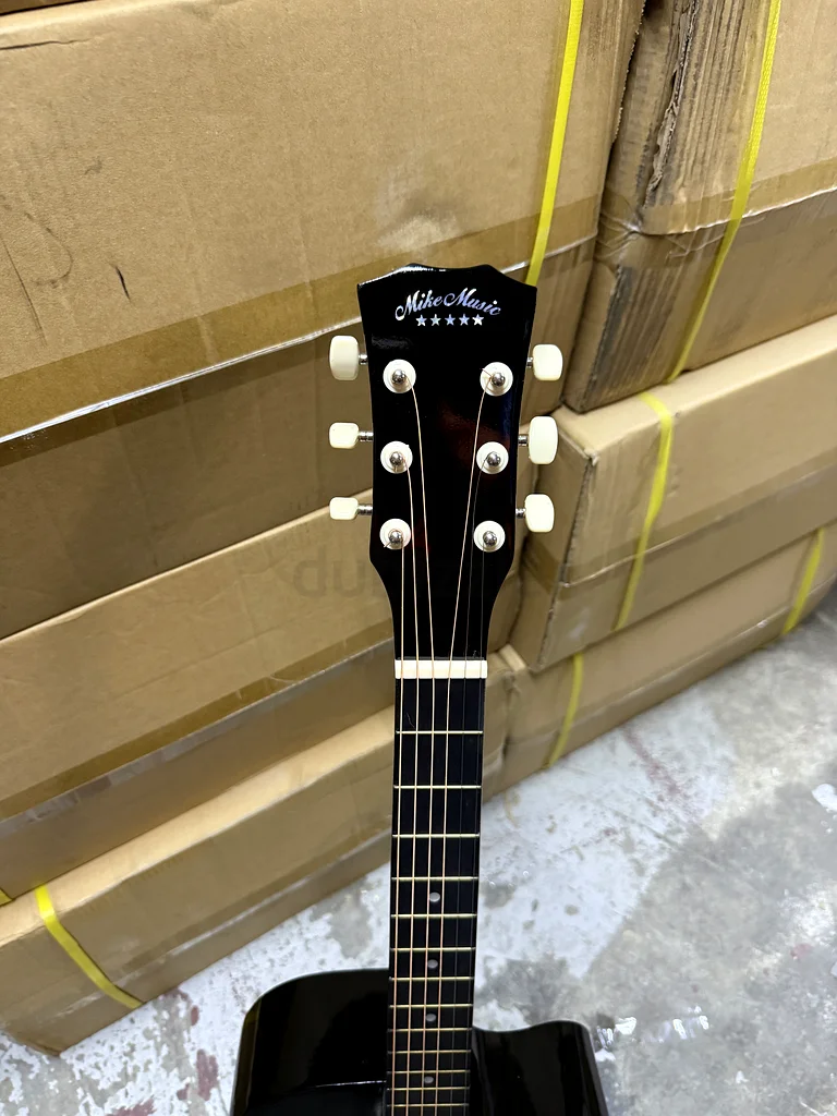 Sleek Black Acoustic-Guitar - Perfect for Every Musician!63173865071618111