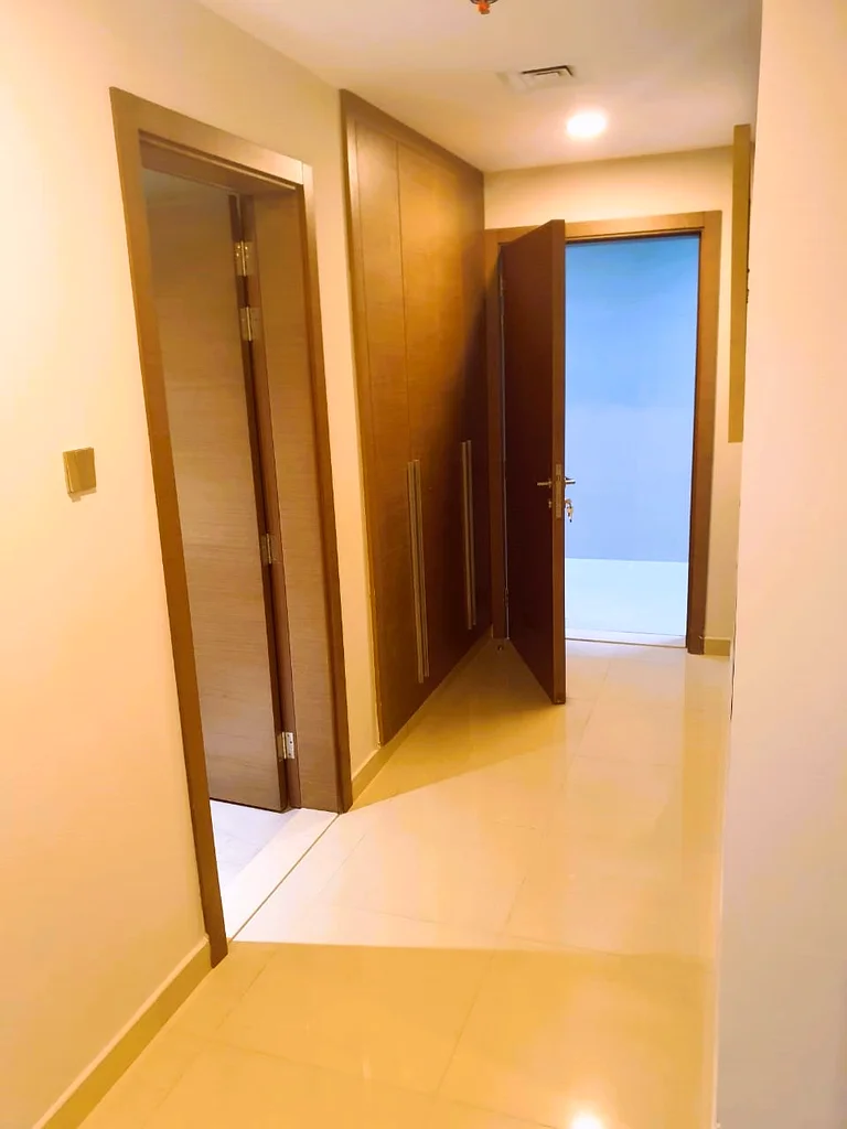الكشف عن الحياة الفاخرة: استكشف أبراج جلفا في عجمان!63886849124481114