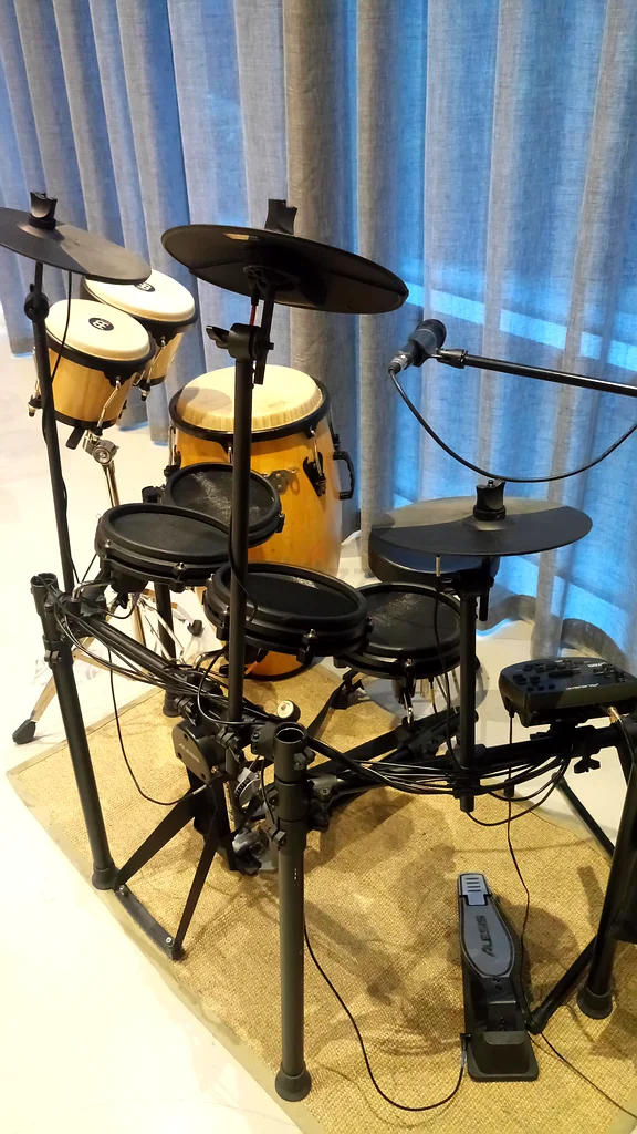 Played Electronic Drum Set Available!63202193275906112