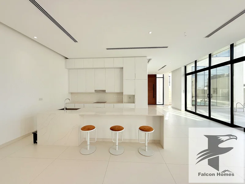 Well-Maintained 5 Ensuite BR + Maid | Modern | Pool | Elevator63808971748482113