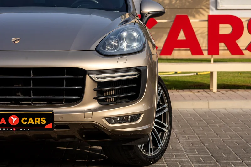 Porsche Cayenne GTS 2016 GCC63150022962435112