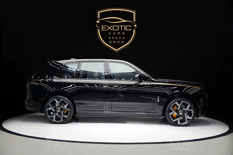 CULLINAN BLACK BADGE - TWO TONE INTERIOR - REAR ENTERTAINMET - 4 YEARS WARRANTY + SERVICE63154620185090112