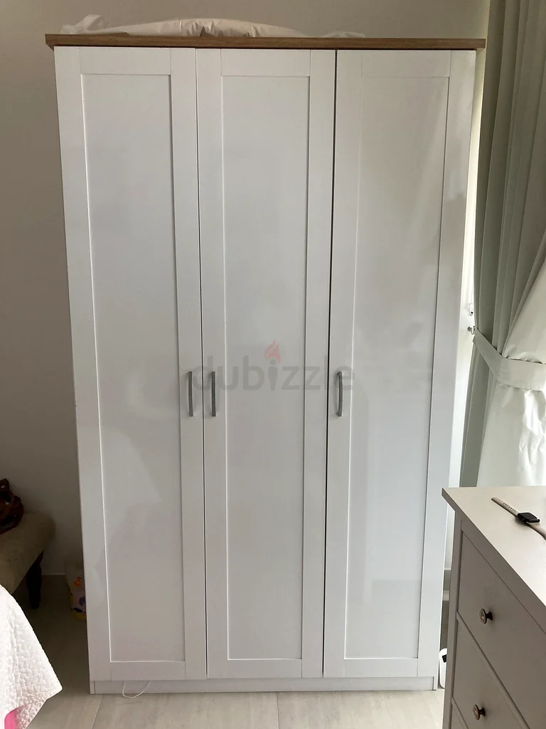 Bedroom cupboards632119100811541110