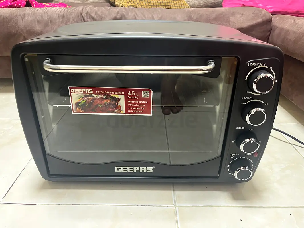 Geepas Baking Oven (new almost)