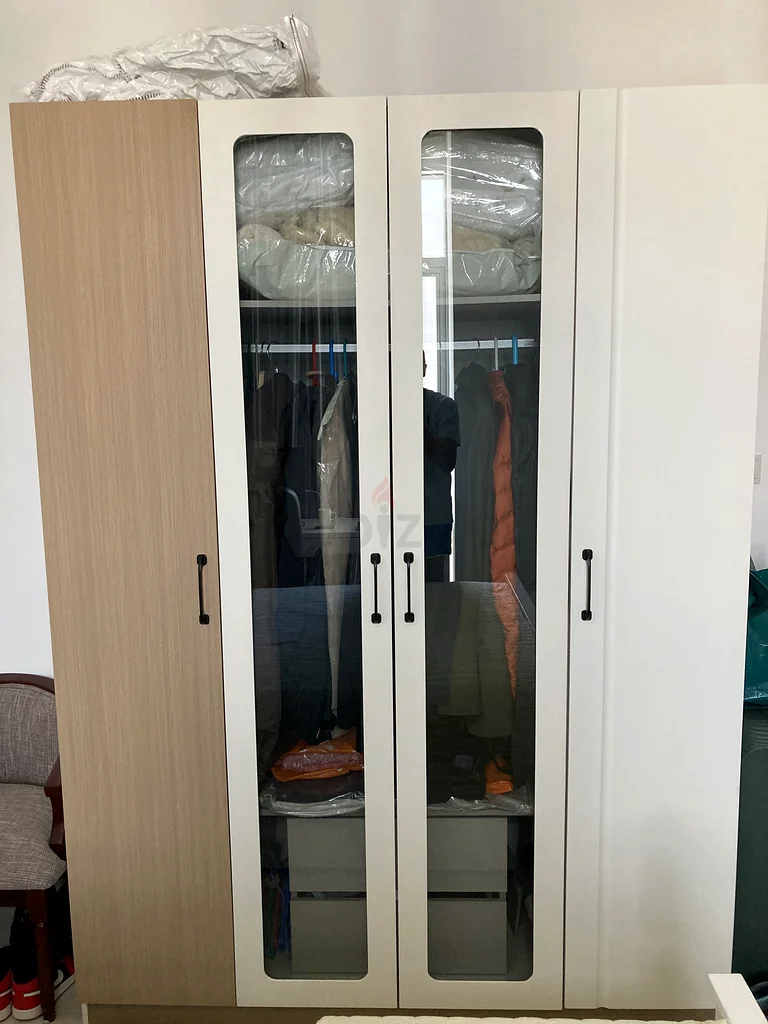 Bedroom cupboards63211910081154111