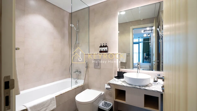 Luxury Living | BILLS INCLUDED | NO FEE63817020007425114