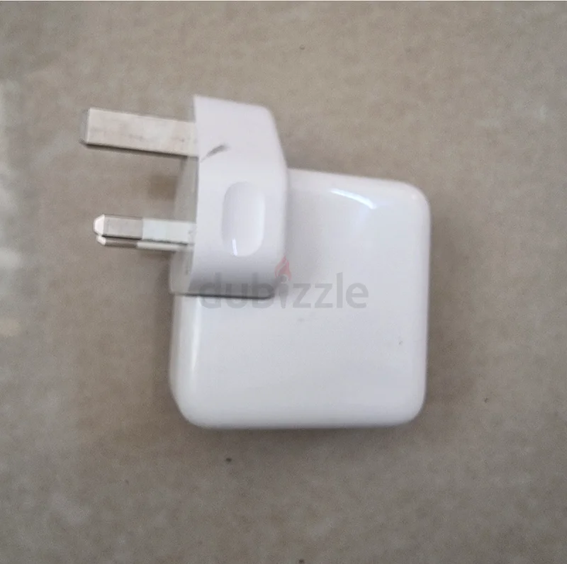 محول طاقة أصلي من أبل بقدرة 30 واط مع منفذ USB-C632223428200991121