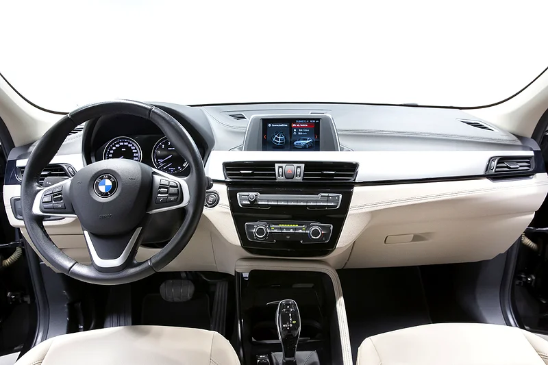 بي إم دبليو X2 sDrive 20i إصدار الجوي (رقم المرجع# 130238)63158801058305113
