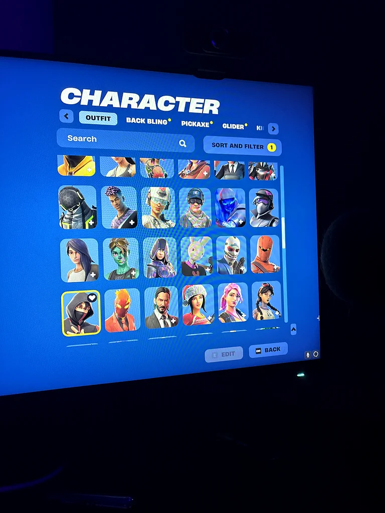 حساب فورتنايت 120+ سكن من بينها سكن ووندر، أيكونيك63174332060931114
