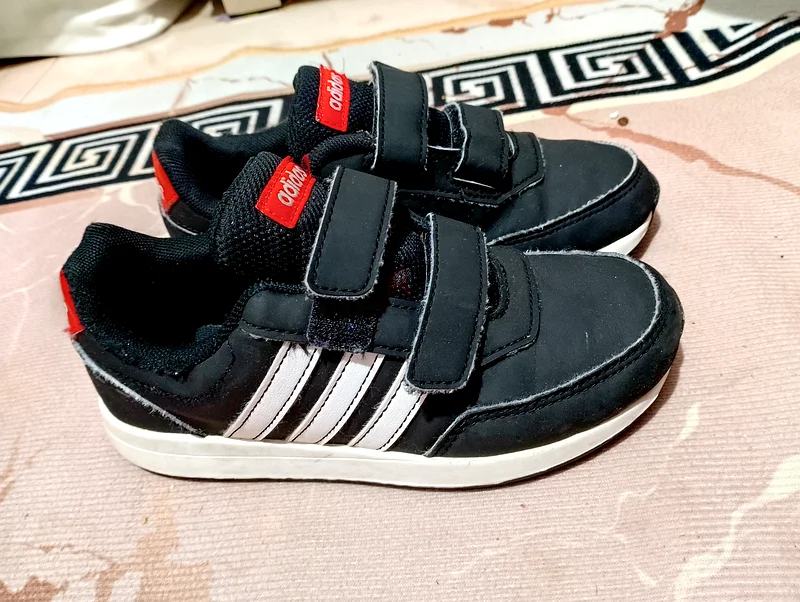 Stylish Adidas Kids Sneakers - Perfect for Little Explorers!63238587820930113
