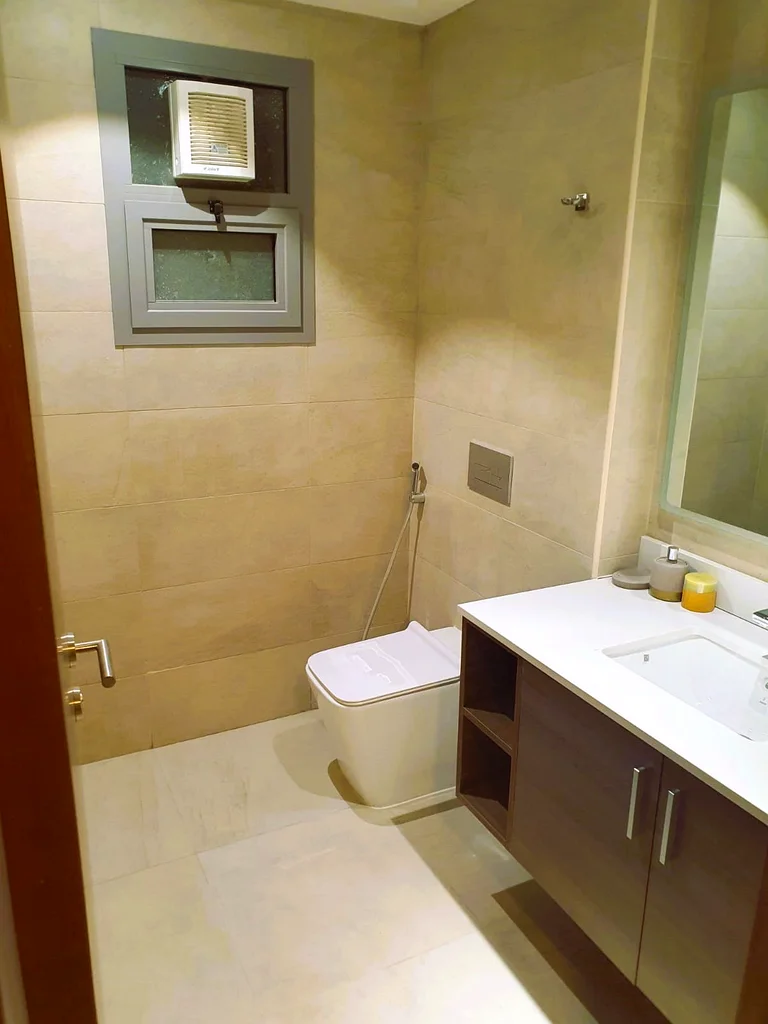 2BHK Luxury apartments available- Ready to move building!!!63886734862082113