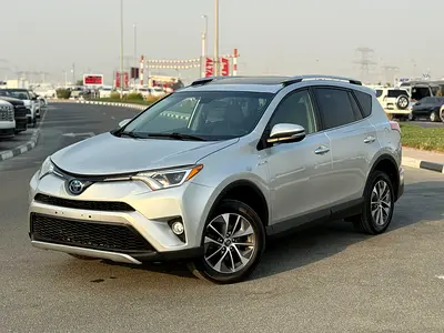 Toyota Rav4 XLE Hybrid 2016 FULLOPTION with Sunroof