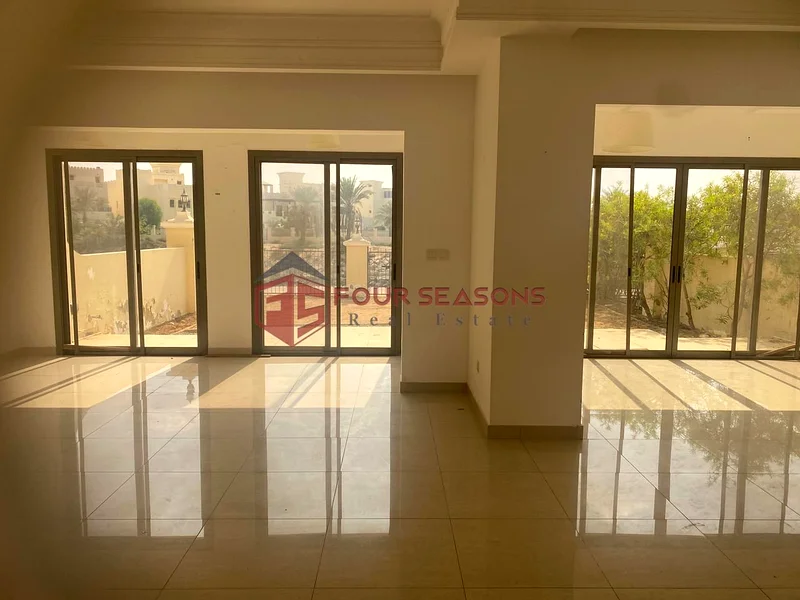 Elegant Type A 4-Bedroom Townhouse with Breathtaking Lagoon & Golf Views63858776097538112
