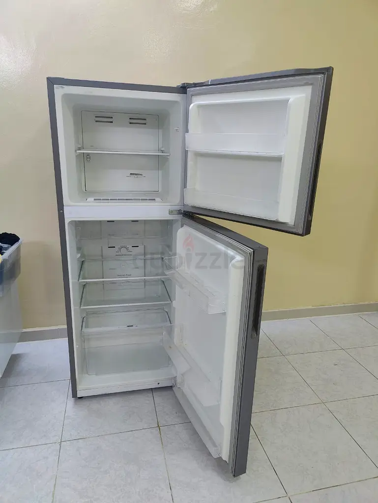 Modern Hoover Refrigerator - Spacious and Efficient63251352584194111