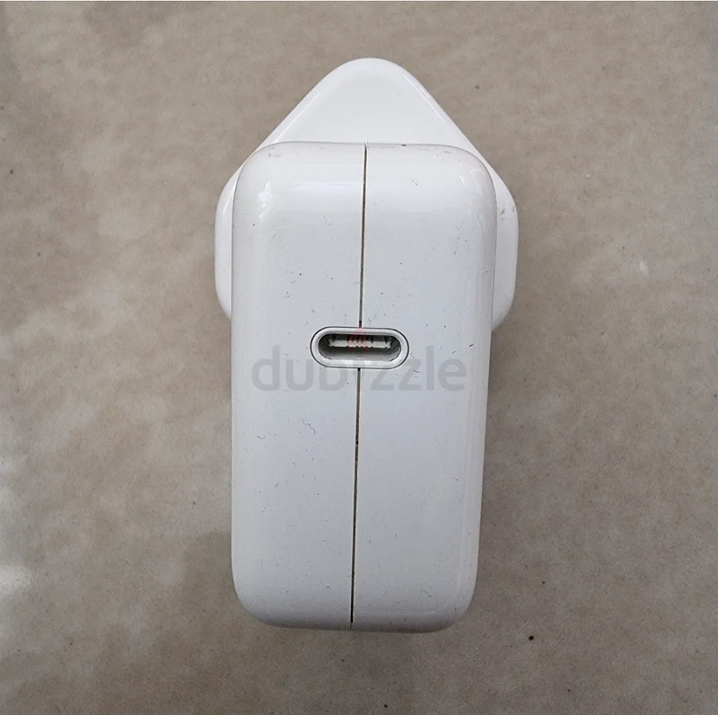 محول طاقة أصلي من أبل بقدرة 30 واط مع منفذ USB-C63222342820099111