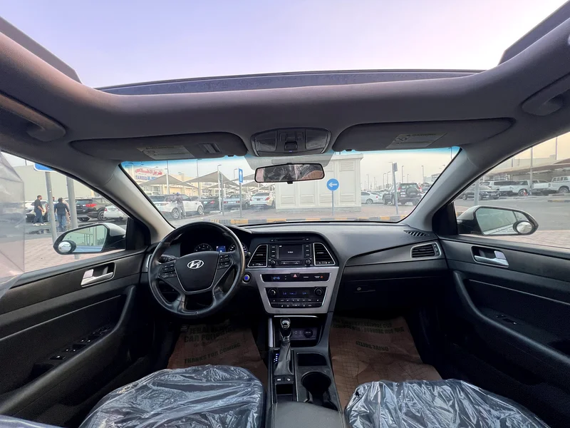 Hyundai sonata sports Full options ||2015|| kilometers 124000 ||Panromic || Mirror sensor|| 2.4L63150946286082112