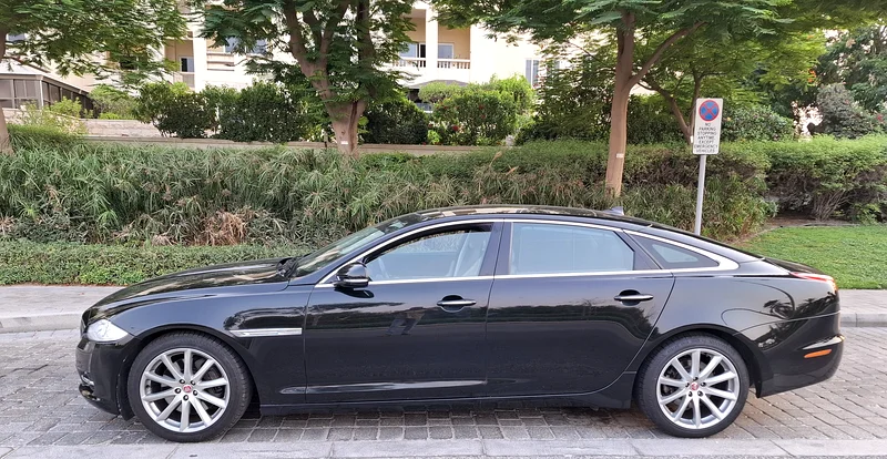 Jaguar XJ 2014 3.0 V6  Luxury TOP RANGE ALL NEW TYERS BATTERY IN IMMACULATE CONDITION63221825030658111