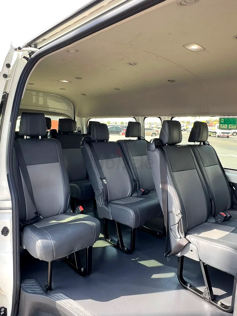 باص تويوتا هايس موديل  2024 -  38.000 كم مطلوب 129000 درهم –
 Bus Toyota Haice 2024  128000 درهم63147687644546114