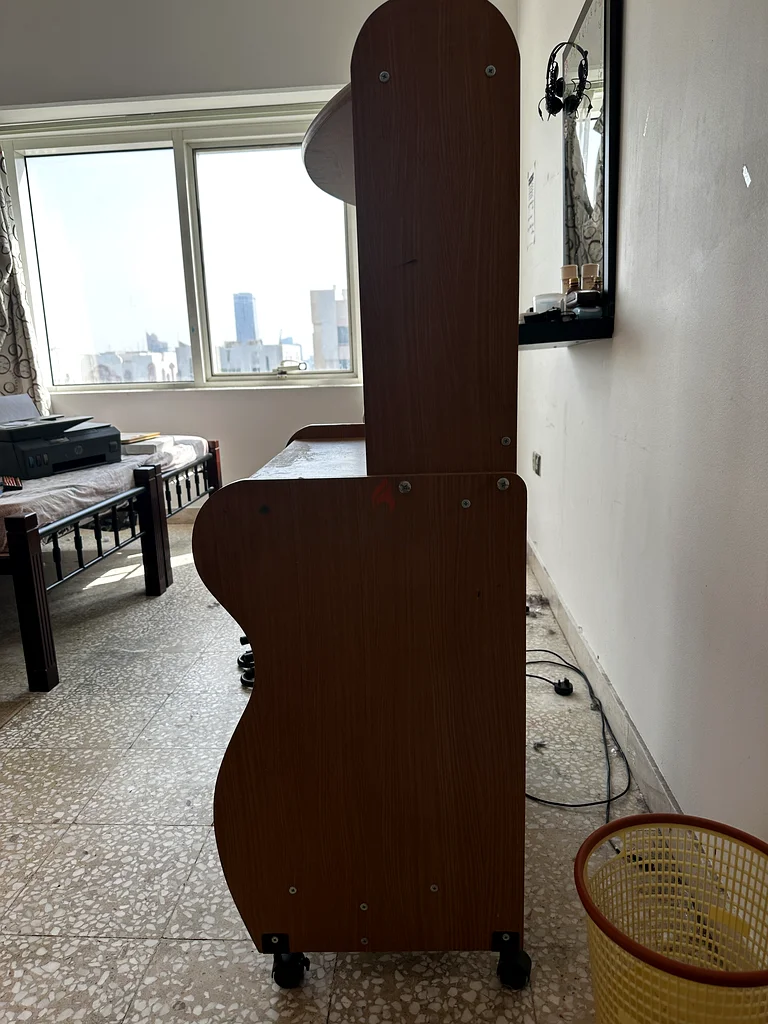 طاولة الكمبيوتر63219343429250112