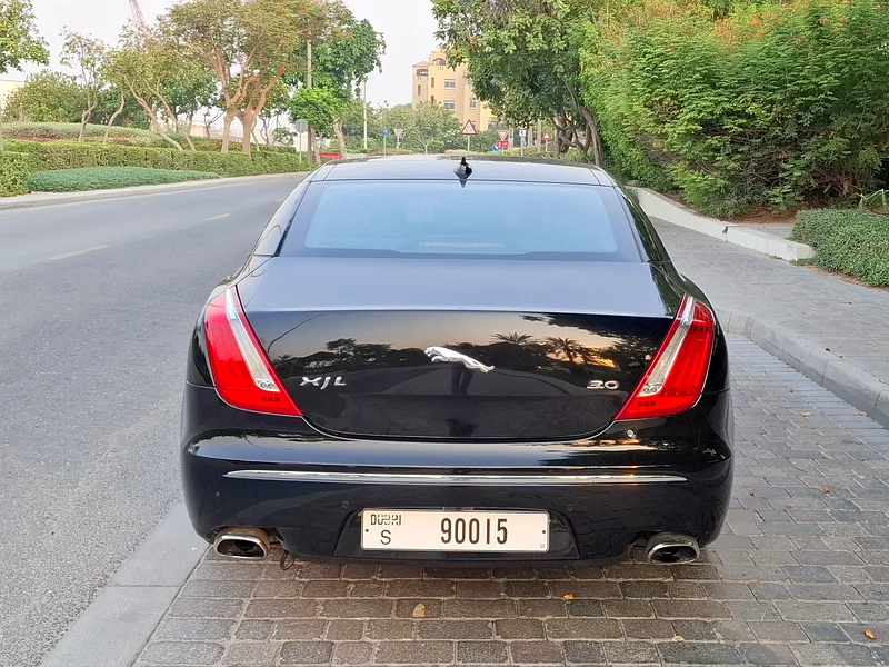 Jaguar XJ 2014 3.0 V6  Luxury TOP RANGE ALL NEW TYERS BATTERY IN IMMACULATE CONDITION63221825030658113