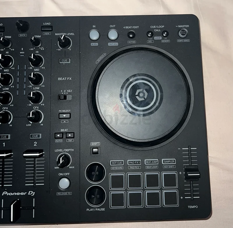 ب Pioneer DDJ FLX4 - استخدام لمدة 3 أيام (جديد بالكامل)63229681566721113