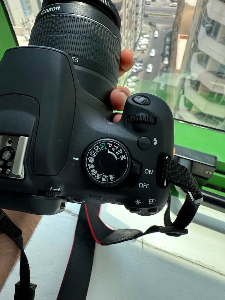 Canon EOS 1200D SLR Camera63234132917250114
