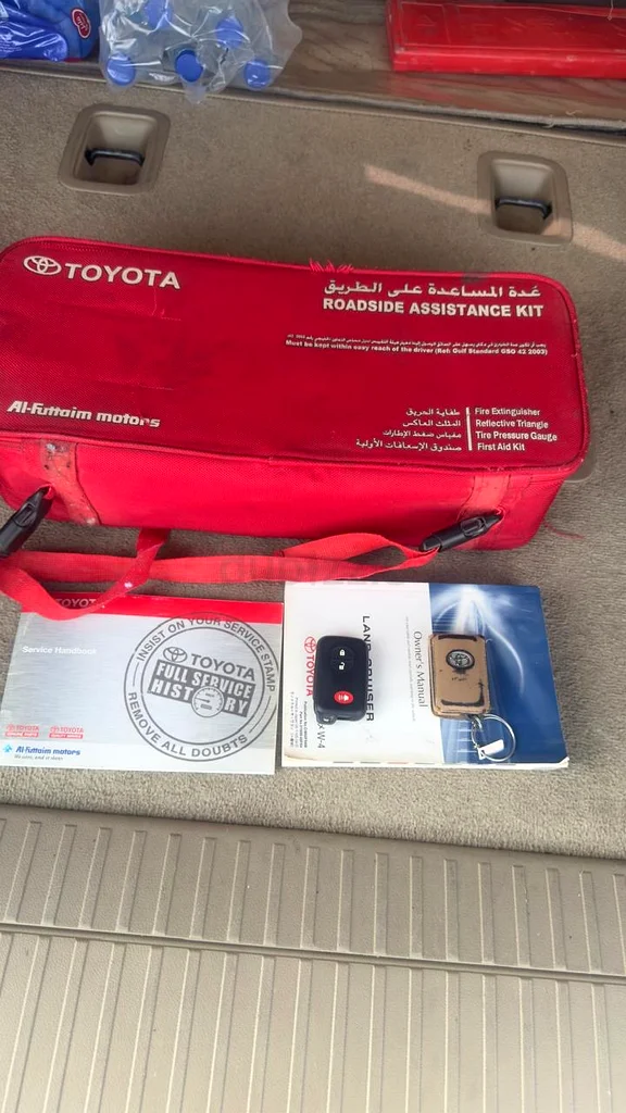 Toyota Land Cruiser 2011 model, 5.7 engine, showroom condition, very very clean.63140687876098113