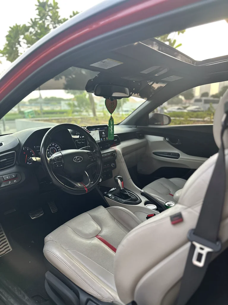 ** Urgent saleHyundai Veloster Turbo 1.6L**63170839880961114