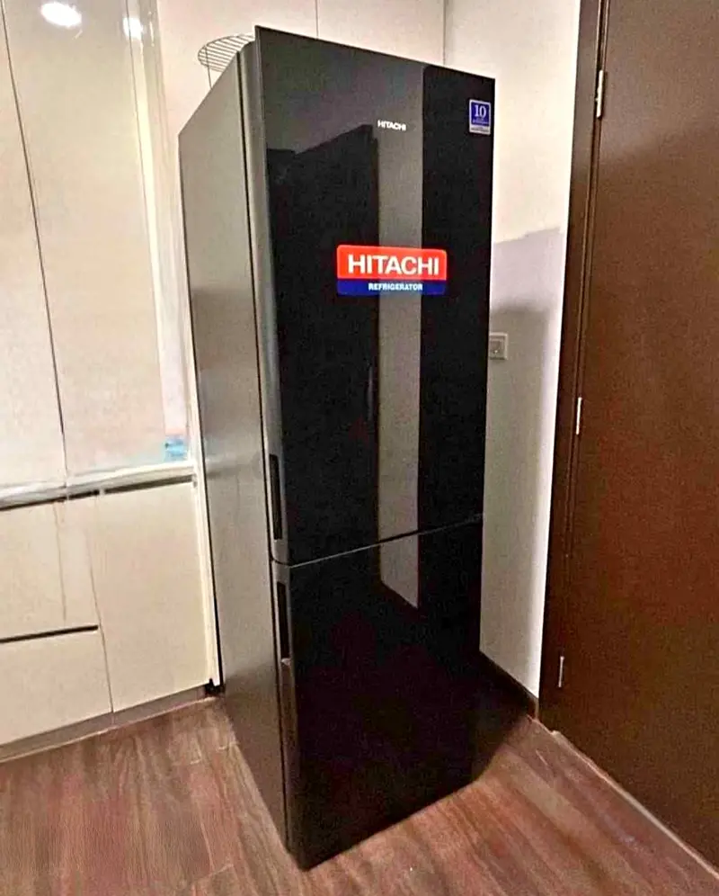 Hitachi 60 cm width Top Fridge Bottom Freezer – Spacious  Energy Efficient