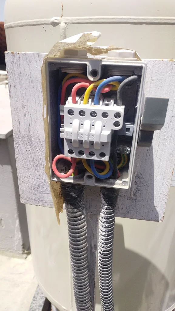 Plumbing and electric service handyman63220838784642112