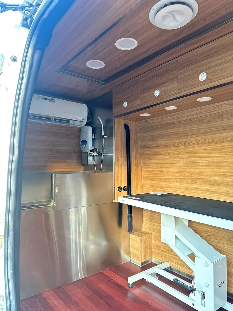 Peugeot Boxer - Pet Grooming Van63175701861249114