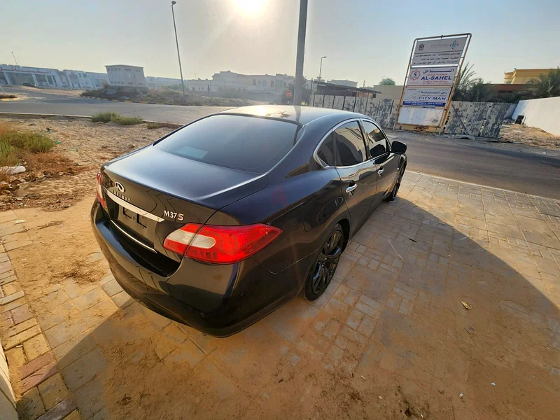 سيارة إنفيني إم 37 رياضية للبيع63174306337410112